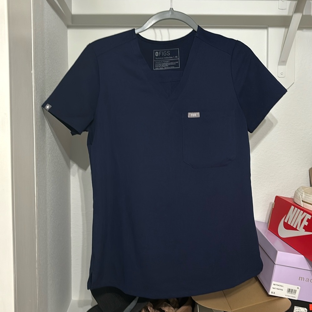 Figs women scrub top